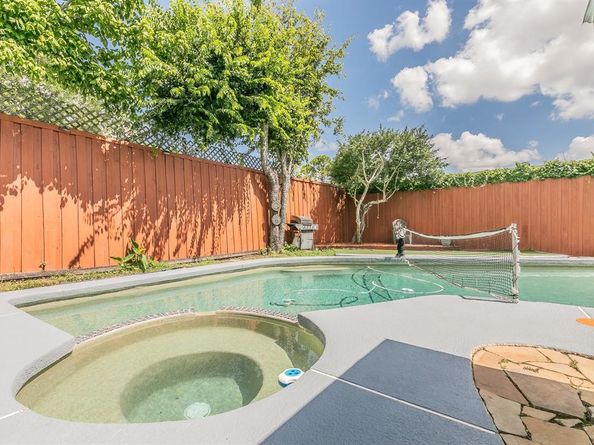 2302  Richwood Drive , Garland Texas 75044