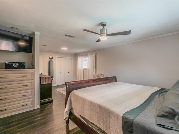 2302  Richwood Drive , Garland Texas 75044