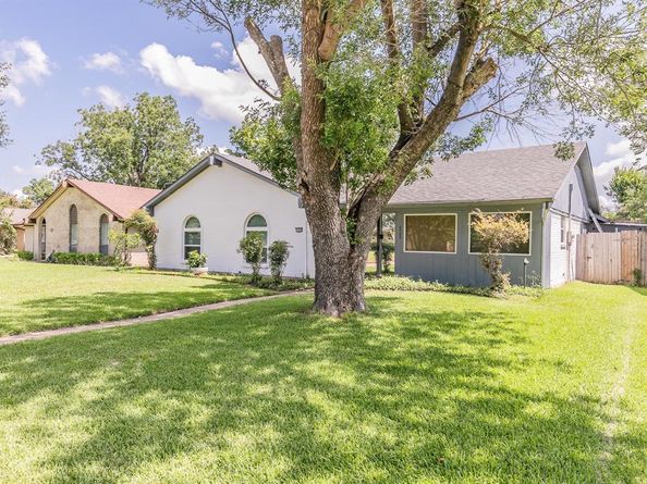 2302  Richwood Drive , Garland Texas 75044