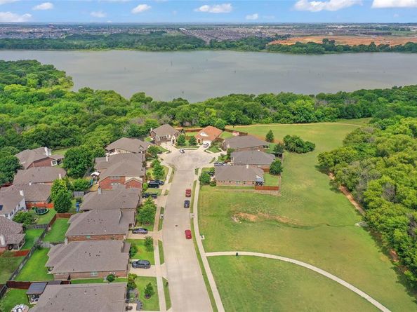 708  Water Garden Circle , Little Elm Texas 75068