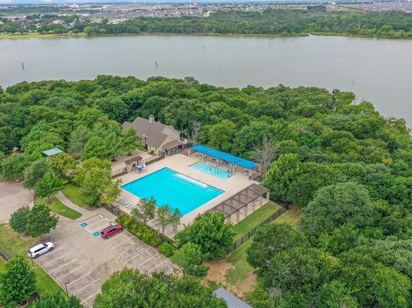 708  Water Garden Circle , Little Elm Texas 75068