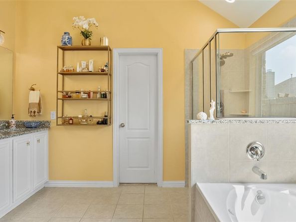 708  Water Garden Circle , Little Elm Texas 75068