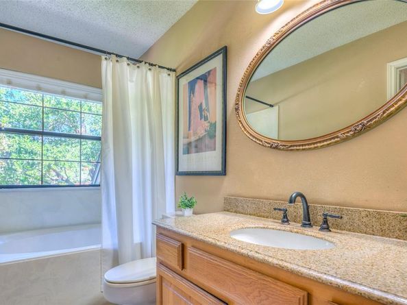 422  Santa Fe Trail  11, Irving Texas 75063