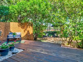 422  Santa Fe Trail  11, Irving Texas 75063