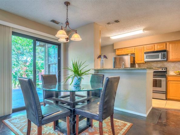 422  Santa Fe Trail  11, Irving Texas 75063