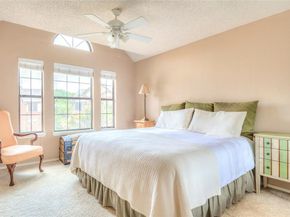 422  Santa Fe Trail  11, Irving Texas 75063