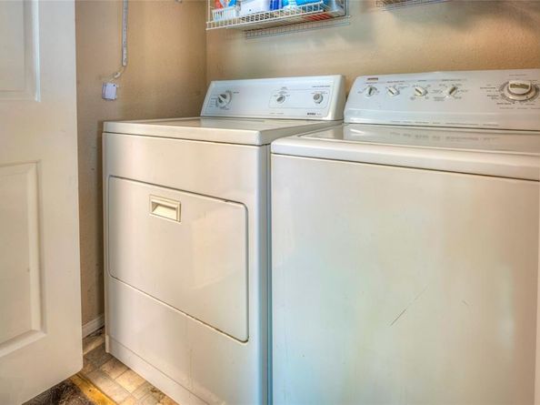 422  Santa Fe Trail  11, Irving Texas 75063