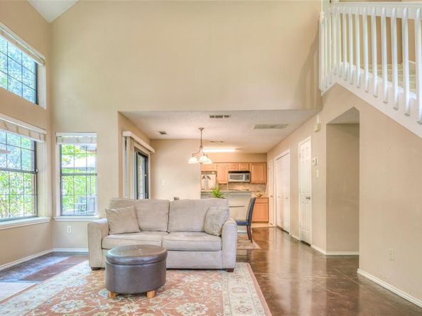 422  Santa Fe Trail  11, Irving Texas 75063
