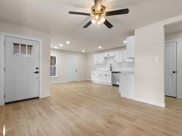 8223  Jacobie Boulevard , Dallas Texas 75217