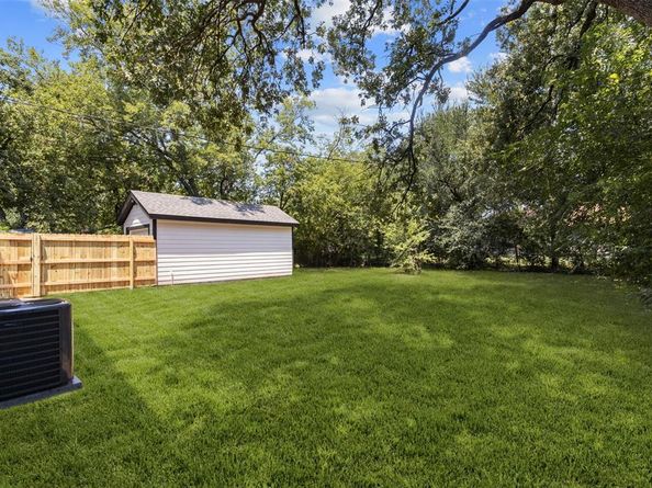 8223  Jacobie Boulevard , Dallas Texas 75217
