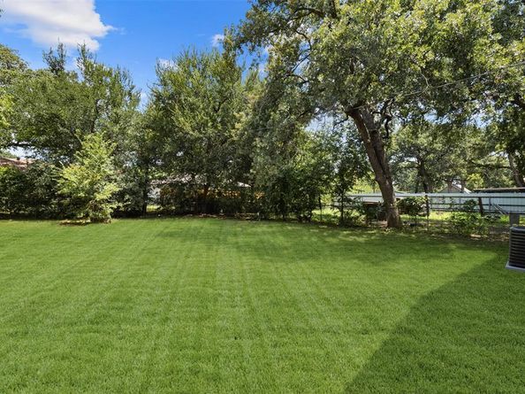 8223  Jacobie Boulevard , Dallas Texas 75217