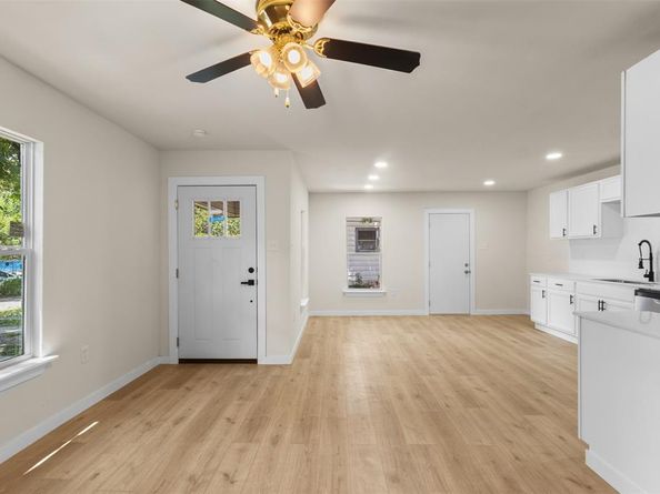 8223  Jacobie Boulevard , Dallas Texas 75217