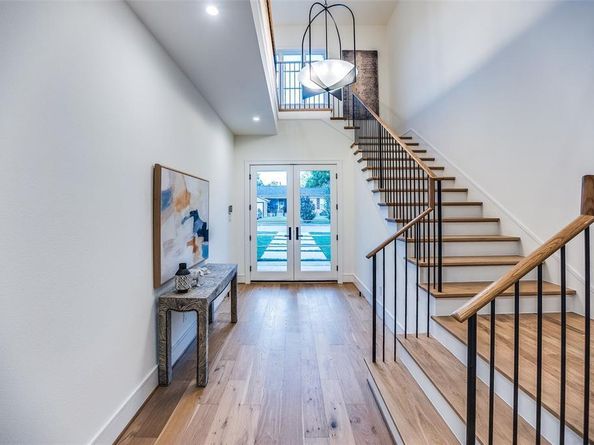 3935  Hawick Lane , Dallas Texas 75220