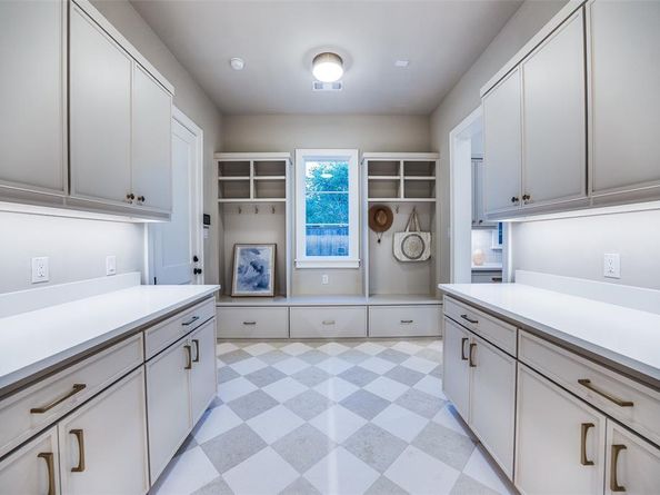 3935  Hawick Lane , Dallas Texas 75220