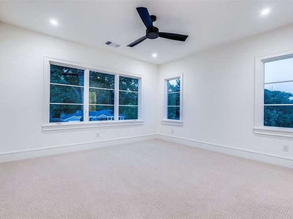 3935  Hawick Lane , Dallas Texas 75220