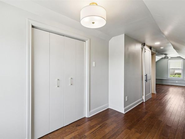 110 N Ravinia Drive , Dallas Texas 75211