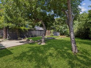 110 N Ravinia Drive , Dallas Texas 75211