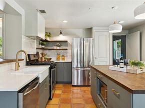 110 N Ravinia Drive , Dallas Texas 75211
