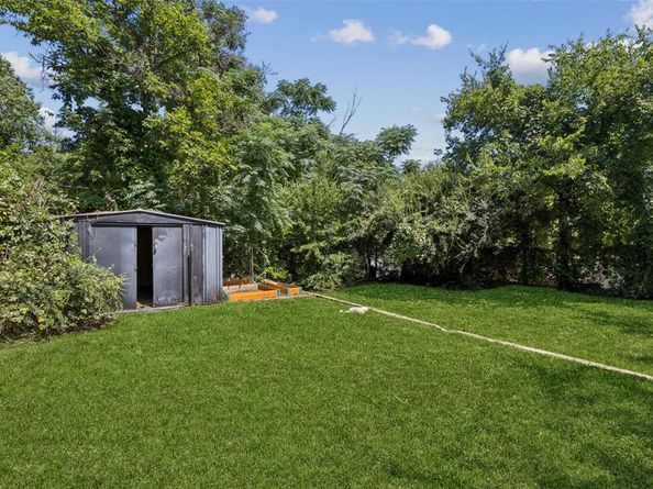 110 N Ravinia Drive , Dallas Texas 75211