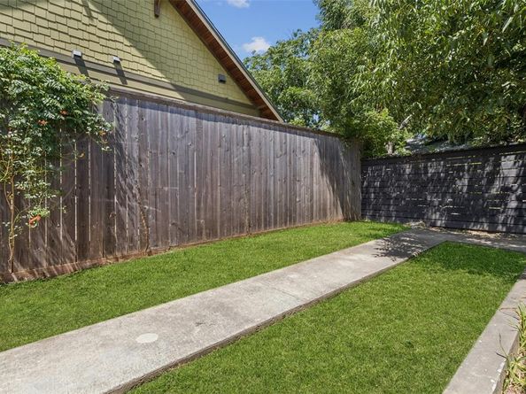 110 N Ravinia Drive , Dallas Texas 75211