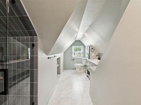 110 N Ravinia Drive , Dallas Texas 75211