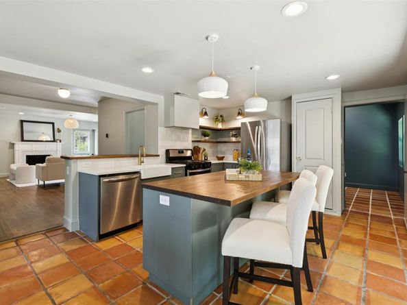 110 N Ravinia Drive , Dallas Texas 75211
