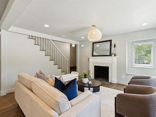 110 N Ravinia Drive , Dallas Texas 75211