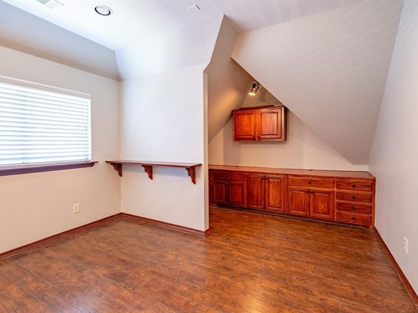 3403  Ledbetter Court , Arlington Texas 76001