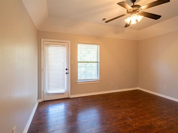 3403  Ledbetter Court , Arlington Texas 76001