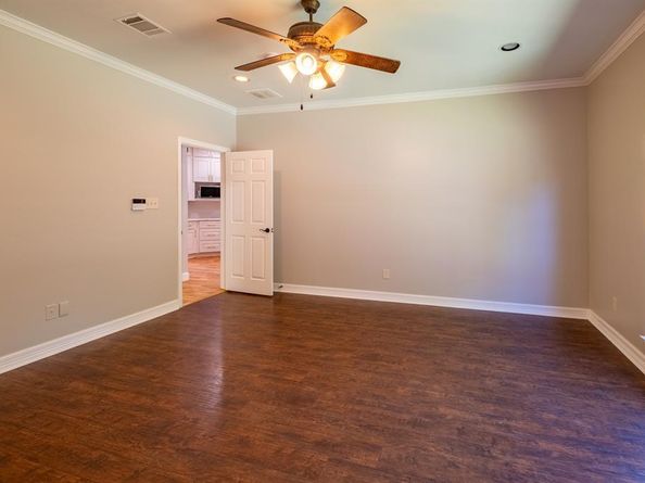 3403  Ledbetter Court , Arlington Texas 76001