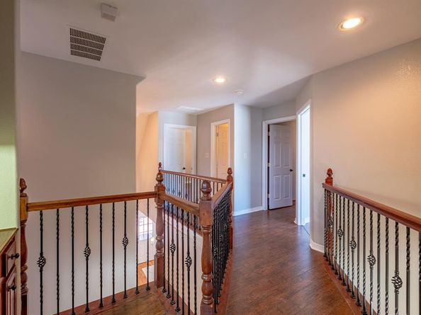 3403  Ledbetter Court , Arlington Texas 76001