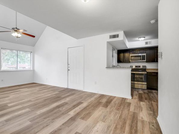 9831  Walnut Street  212, Dallas Texas 75243