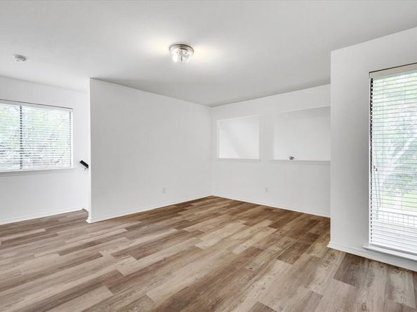 9831  Walnut Street  212, Dallas Texas 75243