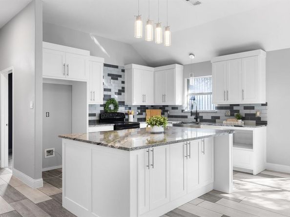 309  Dupont Circle , Fort Worth Texas 76134