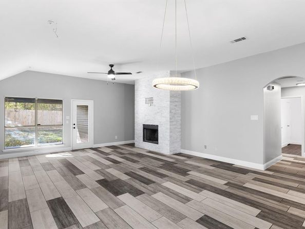 309  Dupont Circle , Fort Worth Texas 76134