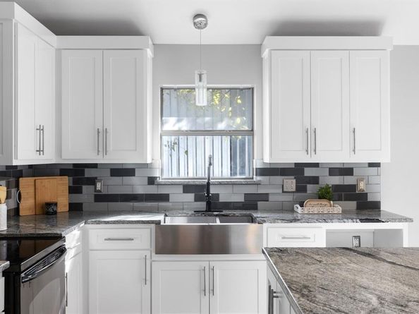 309  Dupont Circle , Fort Worth Texas 76134