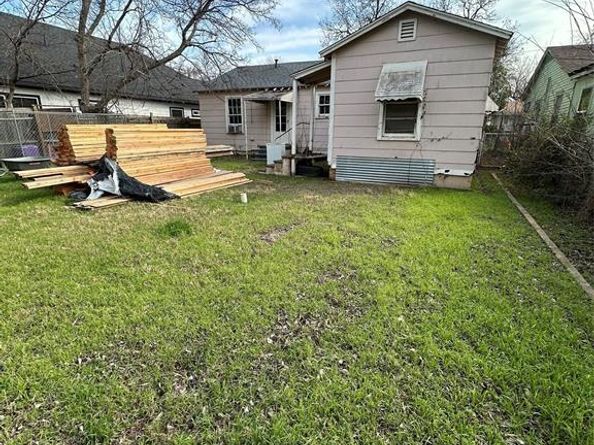2604  Wallace Street , Fort Worth Texas 76105