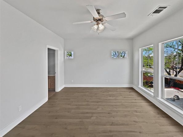 1616  Tribeca Way , Dallas Texas 75204