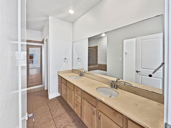 1616  Tribeca Way , Dallas Texas 75204