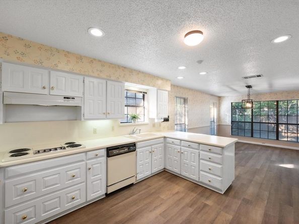 5400  Emerald Park Boulevard , Arlington Texas 76017