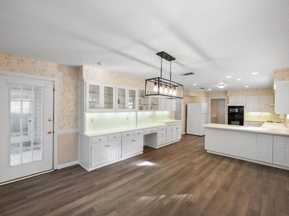 5400  Emerald Park Boulevard , Arlington Texas 76017