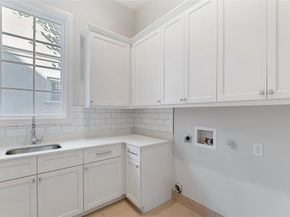 2804  Thomas Avenue  104, Dallas Texas 75204