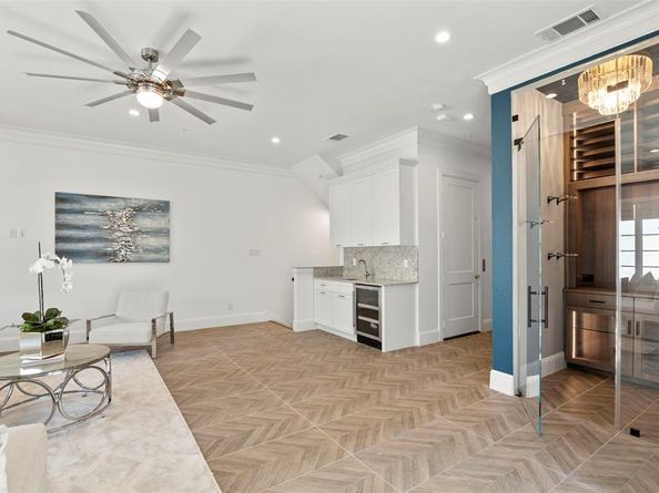 2804  Thomas Avenue  104, Dallas Texas 75204