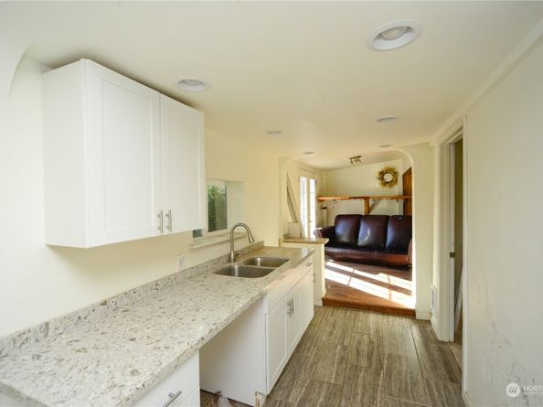 10013 34th Avenue SW, Seattle WA 98146