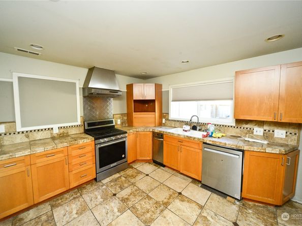 10013 34th Avenue SW, Seattle WA 98146