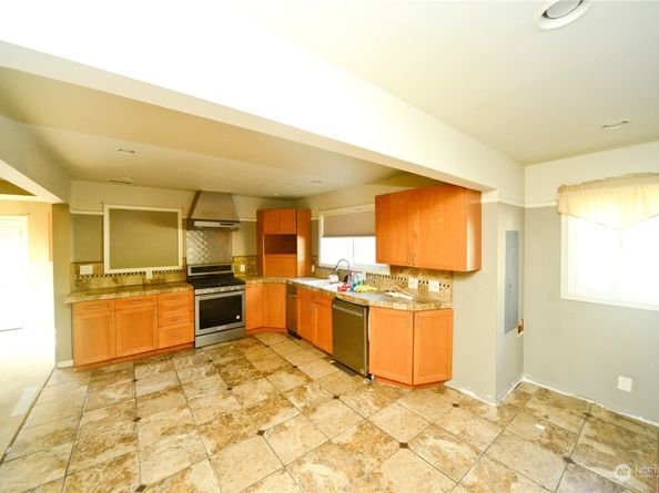 10013 34th Avenue SW, Seattle WA 98146