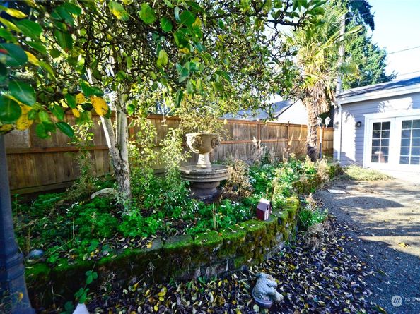 10013 34th Avenue SW, Seattle WA 98146