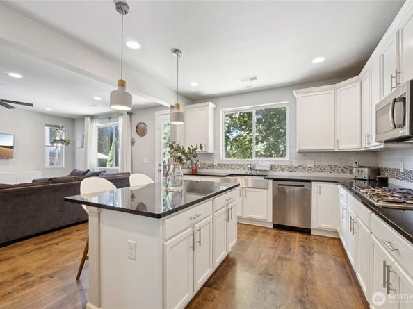 11133 5th Avenue SW, Seattle WA 98146