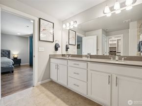 11133 5th Avenue SW, Seattle WA 98146
