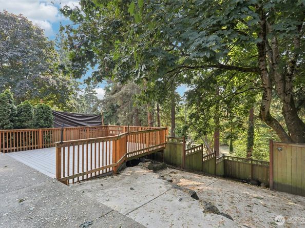 11133 5th Avenue SW, Seattle WA 98146